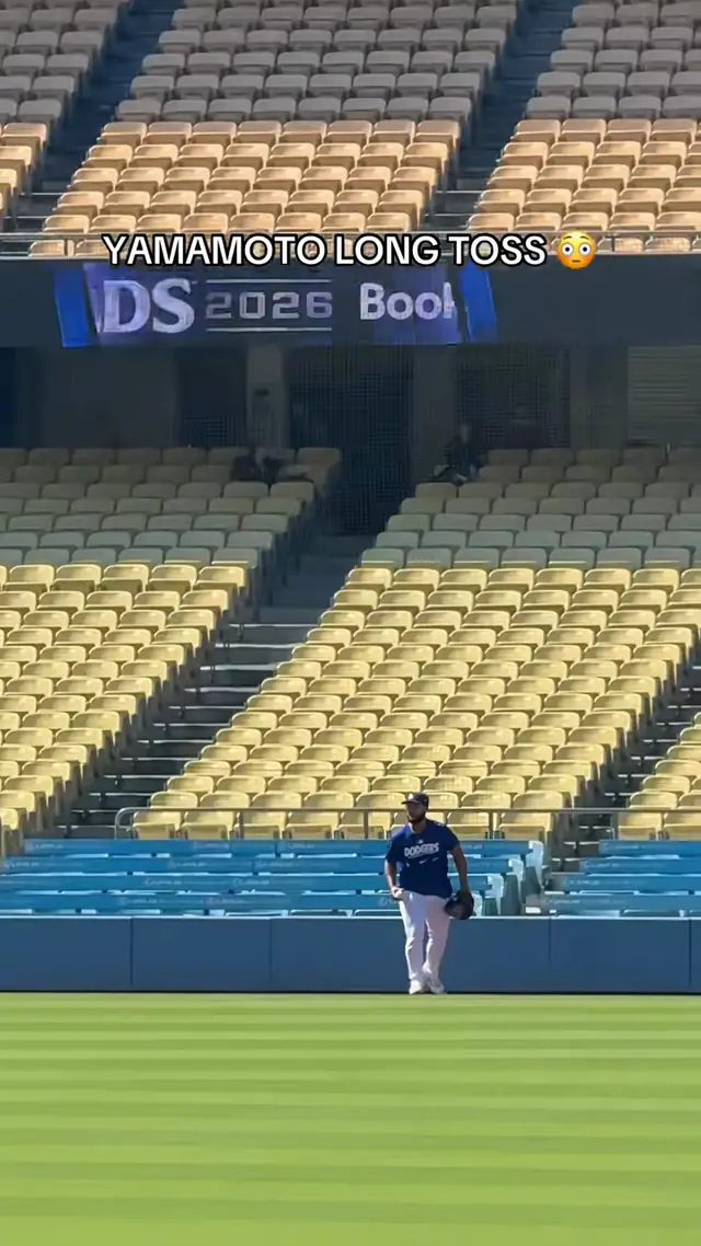 Yoshinobu Yamamoto showing off the strength 😮‍💨 #mlb #baseball #dodge...