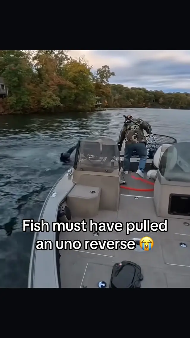 😂😂😂 (via Overtime_angling/IG) #fishing #fail #funny 