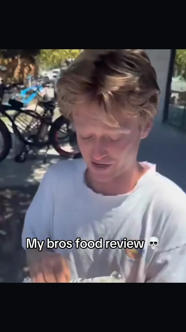 Best food review you’ll see today 🤣 (🎥:@munchpackreview) 