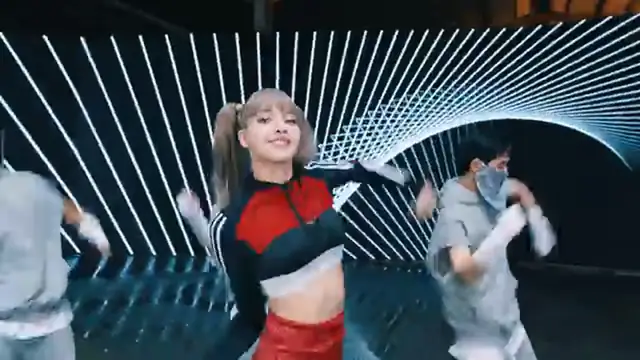 LISA - 'MONEY' EXCLUSIVE PERFORMANCE VIDEO