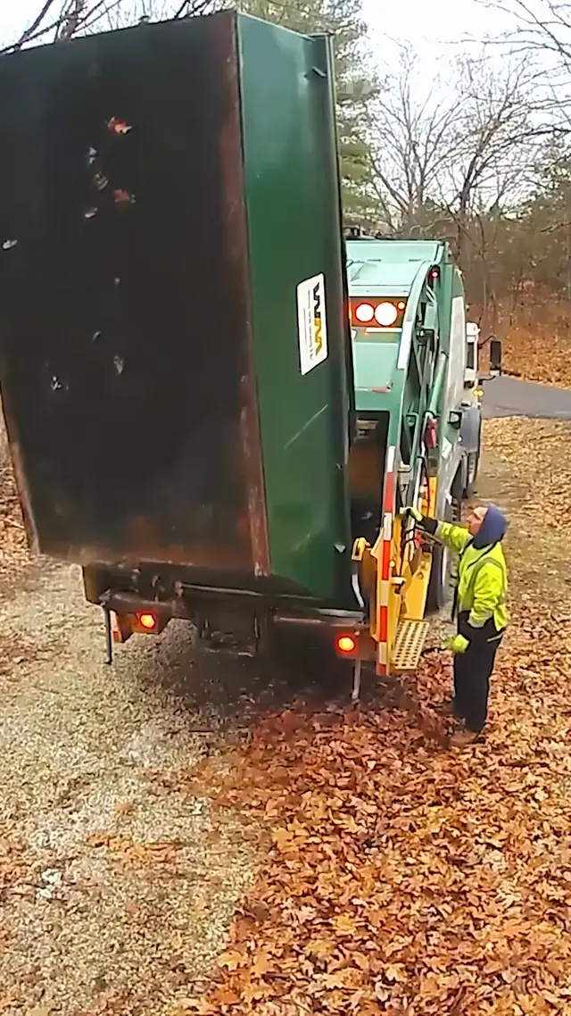sanitation is my job but music is my passion 😩 🤣 #cctv #garbagefail #...