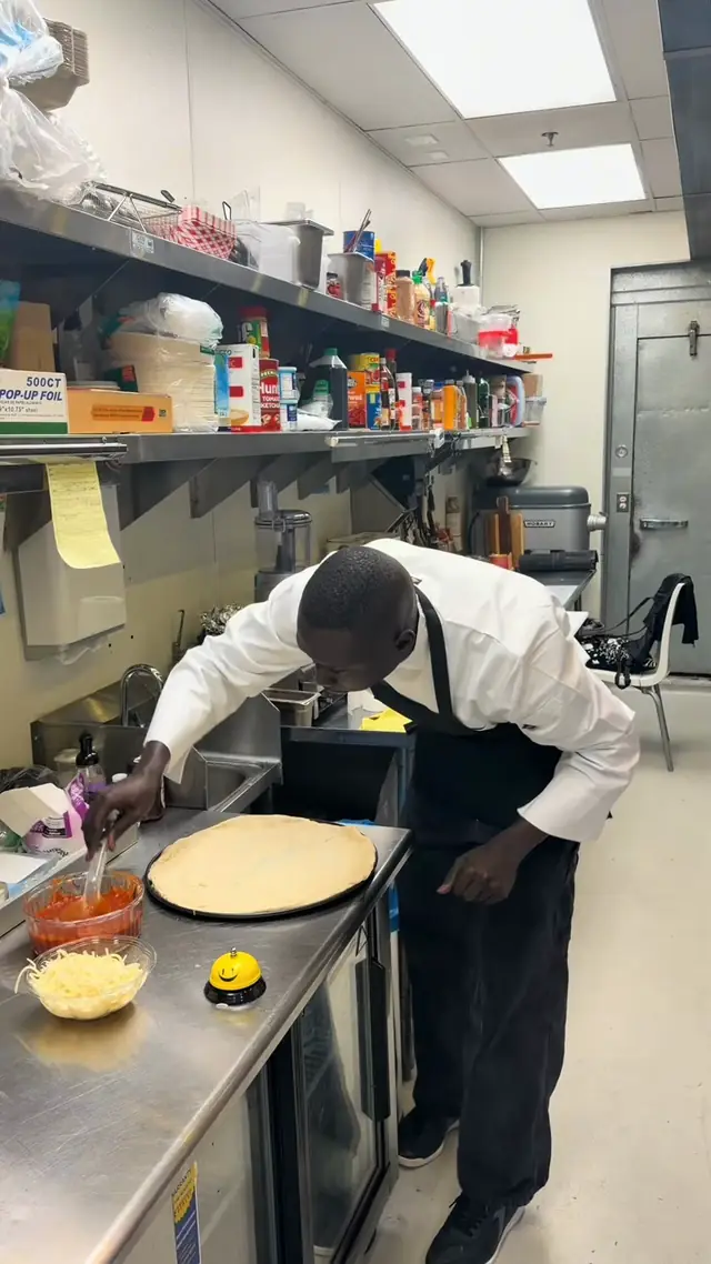 You almost got a piece of mozzarella… sorry about that 🧀 #learnfromkh...