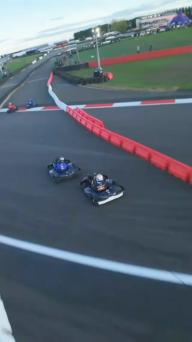 imagine seeing a four-time world champ behind you 😳 watch Max vs 100 ...