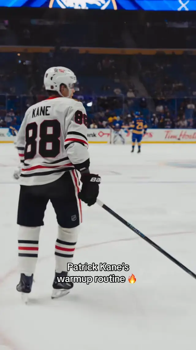 showtime 🤩 #NHL #hockey #ChicagoBlackhawks #sports #PatrickKane 