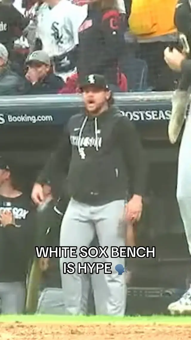Munetaka Murakami and Mike Vasil are fired up for the White Sox rally...