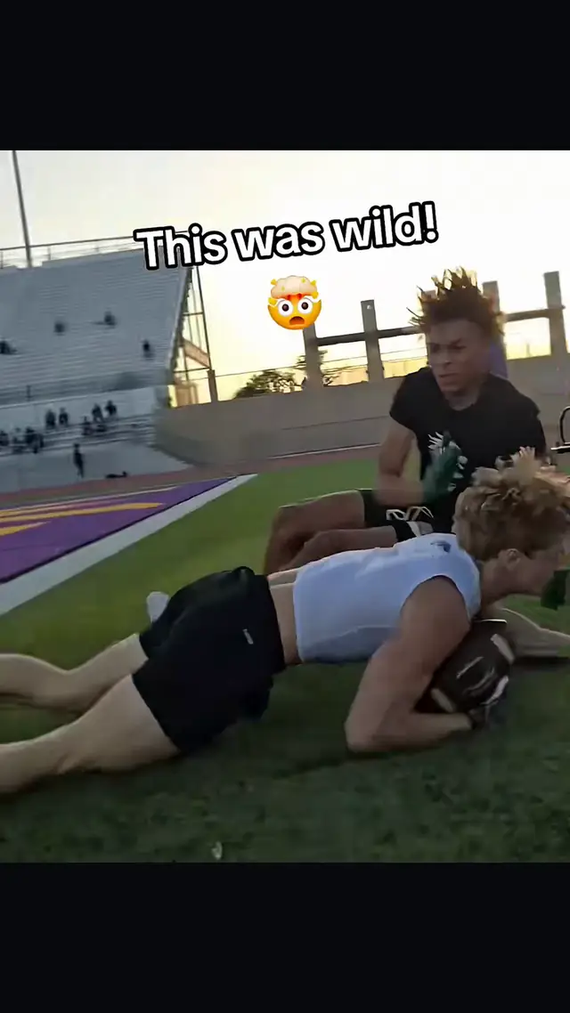 WR and DB beefin 😮😭 (@RobbyCTV) #football #highschool #highschool #be...