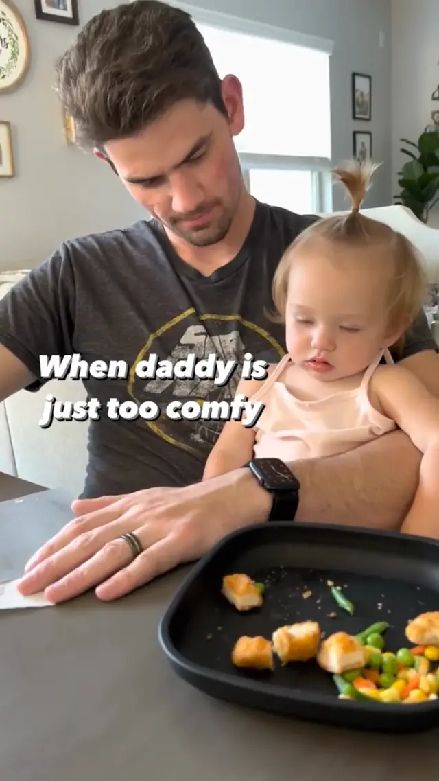 Baby Girl Adorably Falls Asleep On Her Dad